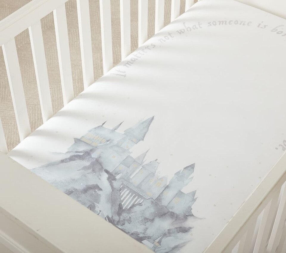 HARRY POTTER™ HOGWARTS™ Organic Picture Perfect Fitted Cot Sheet